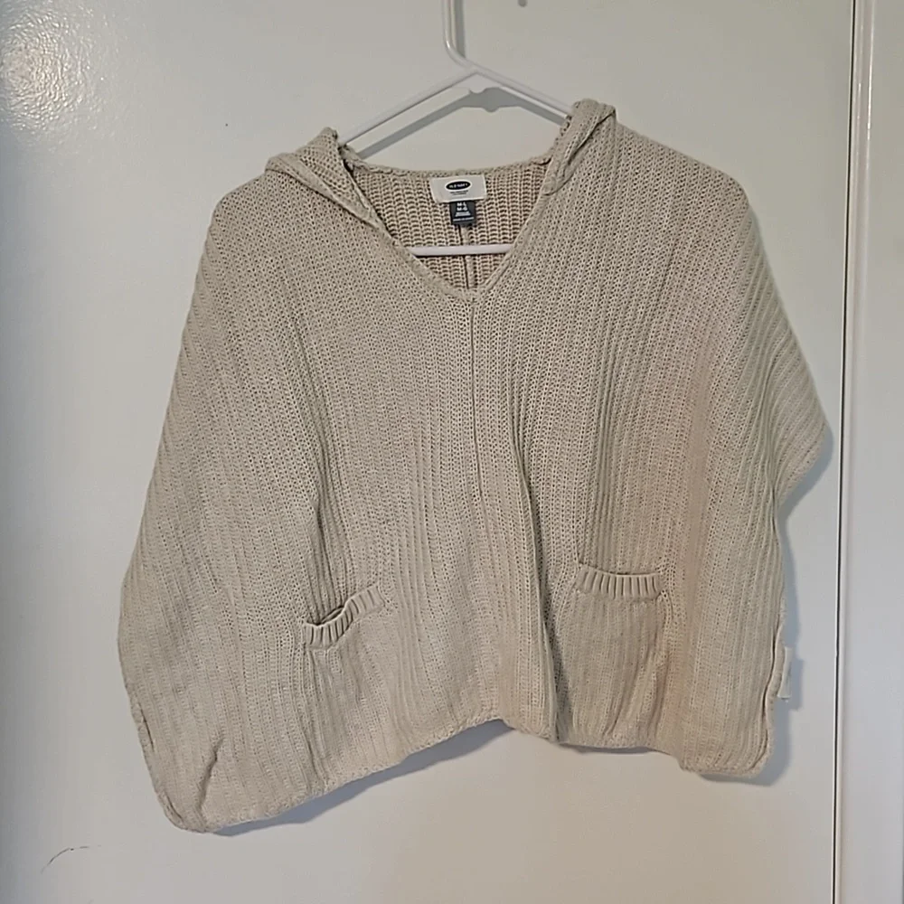 Old Navy no sleeve, open sides sweater